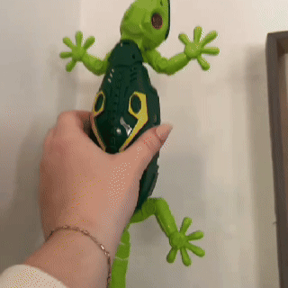 Go-Go Gecko Wall Climber